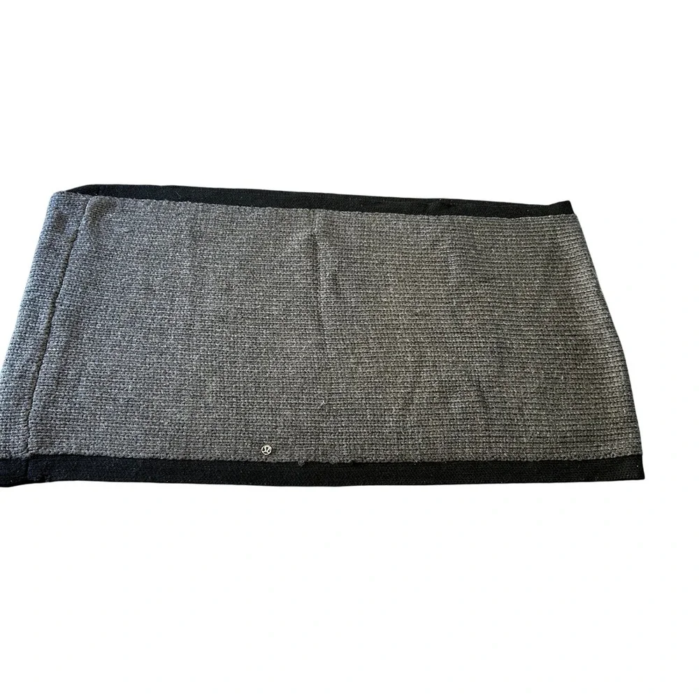 Lululemon Reversible Knit Infinity Scarf Gray Black Athleisure Luxe Quiet Luxury